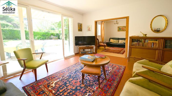 Image No.3-6 Bed House for sale