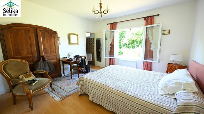 Image No.7-6 Bed House for sale