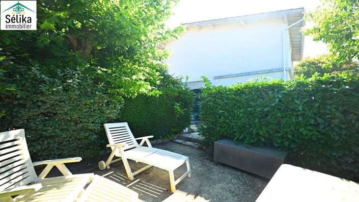 Image No.9-6 Bed House for sale