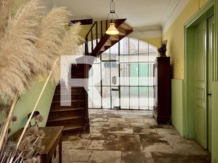 Image No.10-3 Bed House for sale