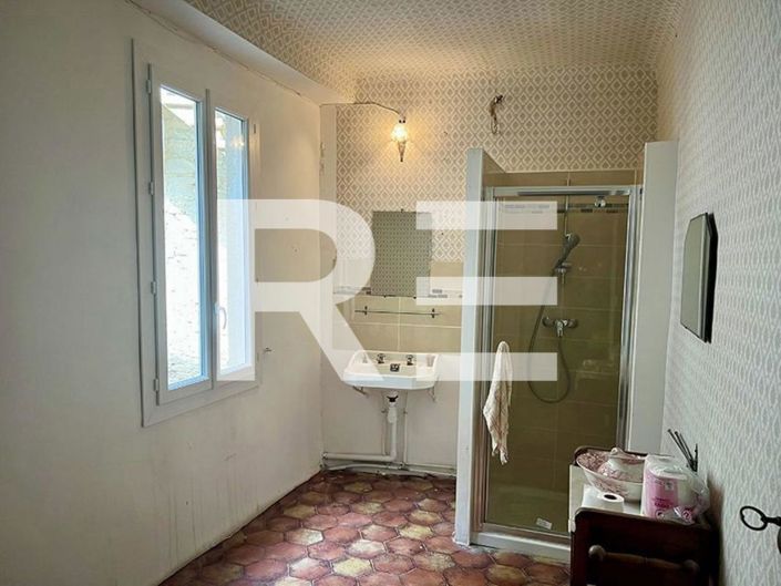 Image No.8-3 Bed House for sale