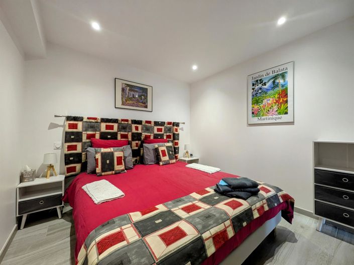 Image No.10-5 Bed House for sale