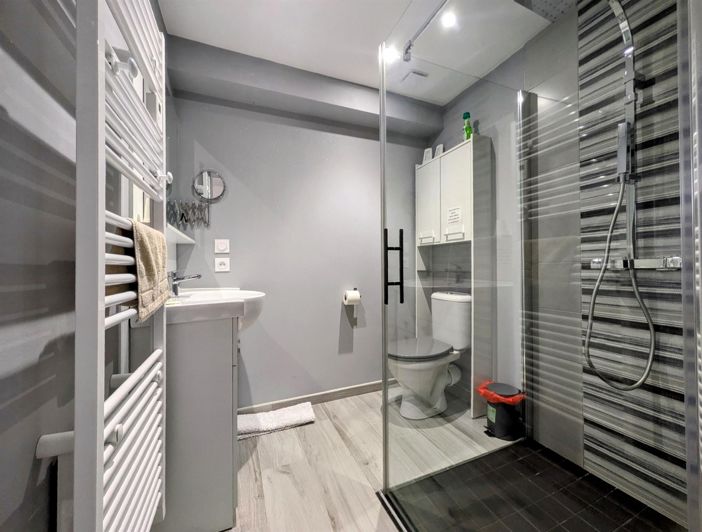 Image No.12-5 Bed House for sale