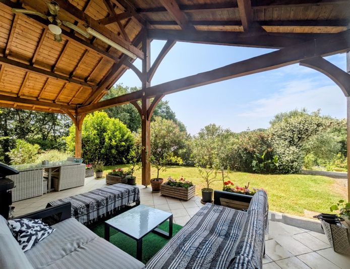 Image No.2-5 Bed House for sale