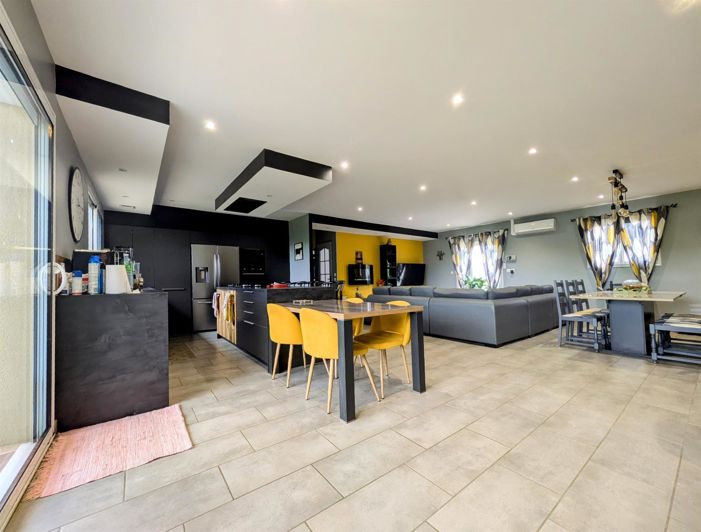 Image No.3-5 Bed House for sale