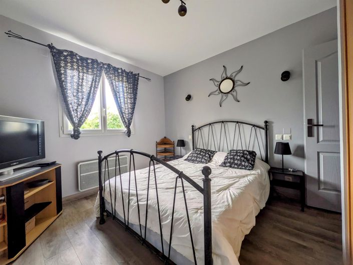 Image No.6-5 Bed House for sale