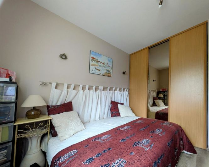 Image No.7-5 Bed House for sale