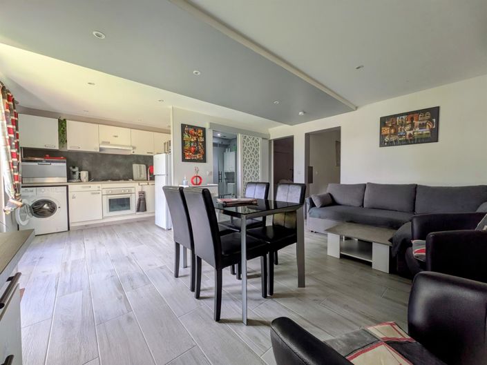 Image No.9-5 Bed House for sale