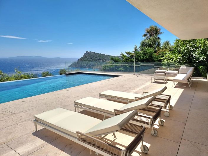 Image No.1-4 Bed House for sale