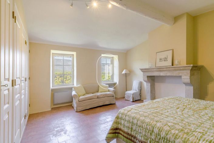 Image No.8-3 Bed House for sale