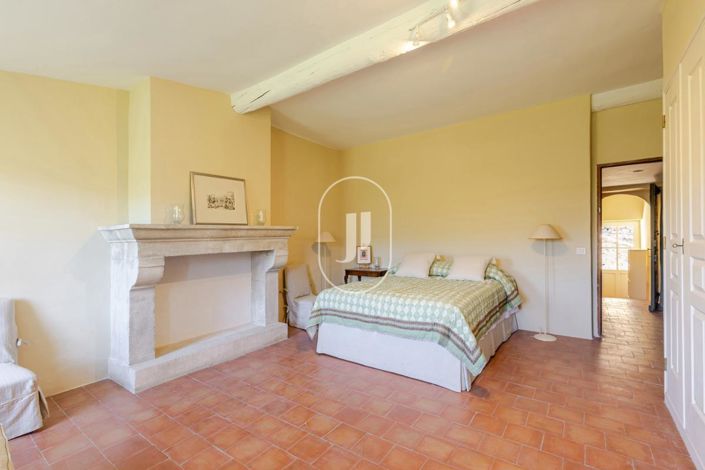 Image No.9-3 Bed House for sale