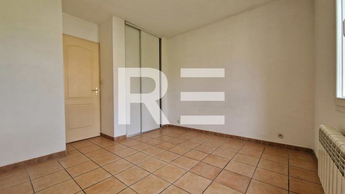 Image No.8-2 Bed House for sale