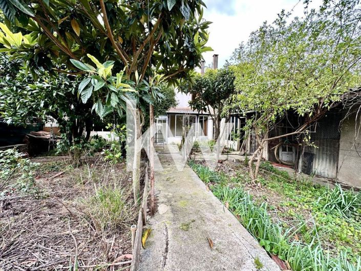 Image No.1-5 Bed House for sale