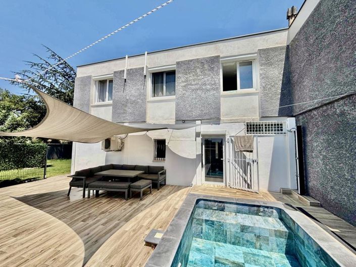 Image No.1-4 Bed House for sale