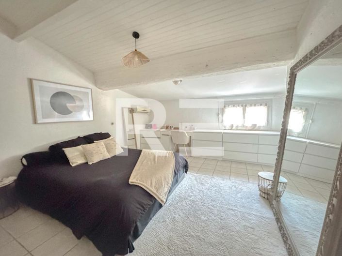 Image No.11-3 Bed House for sale