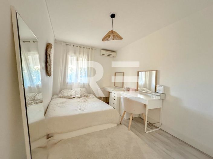 Image No.12-3 Bed House for sale