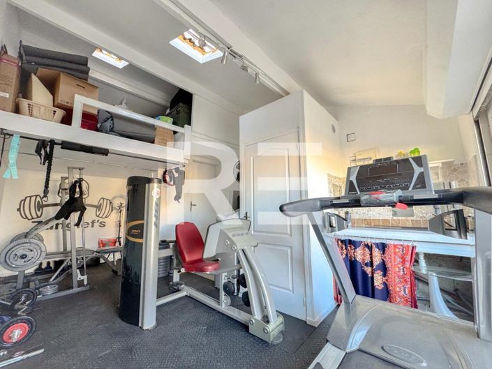 Image No.15-3 Bed House for sale