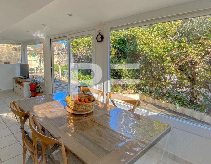 Image No.6-3 Bed House for sale