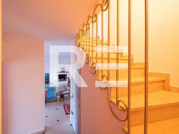 Image No.7-4 Bed House for sale