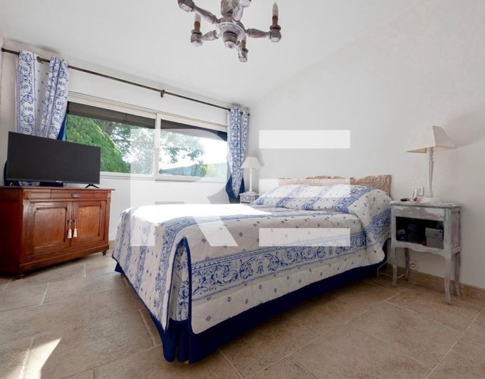 Image No.20-4 Bed House for sale