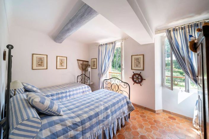 Image No.15-4 Bed House for sale