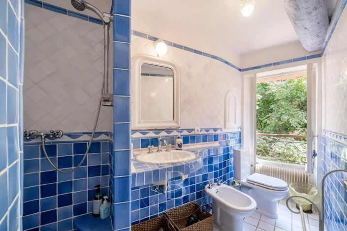 Image No.16-4 Bed House for sale