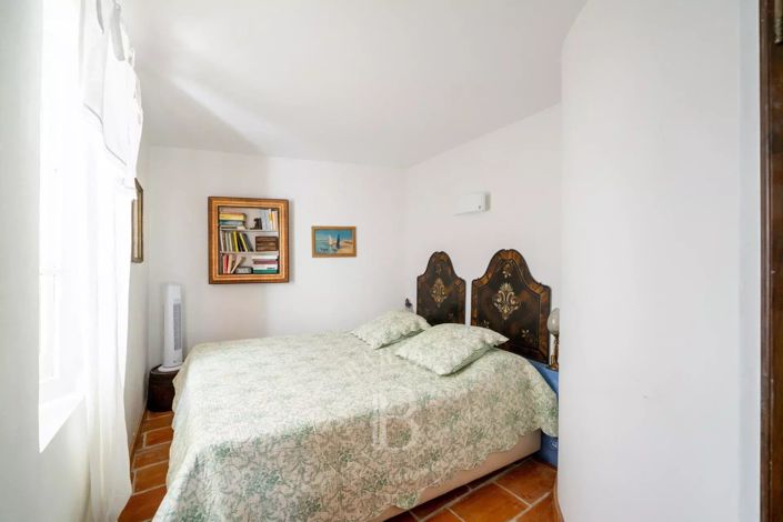 Image No.19-4 Bed House for sale