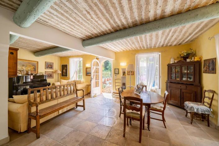 Image No.6-4 Bed House for sale