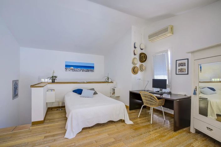 Image No.28-4 Bed House for sale