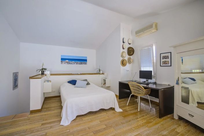 Image No.29-4 Bed House for sale