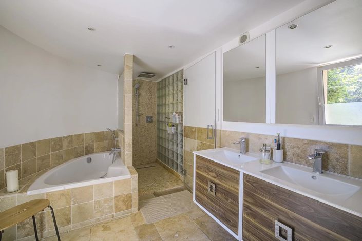 Image No.32-4 Bed House for sale