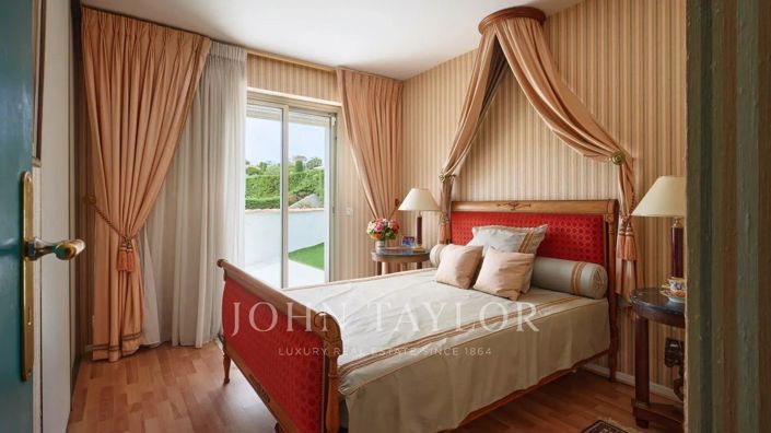 Image No.15-4 Bed House for sale