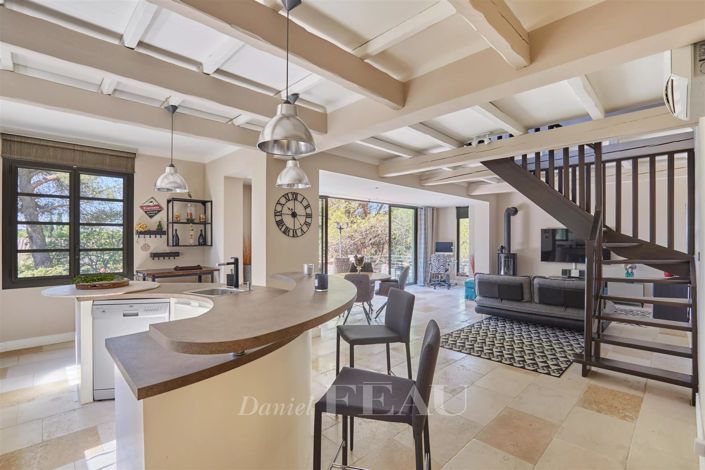 Image No.10-4 Bed House for sale