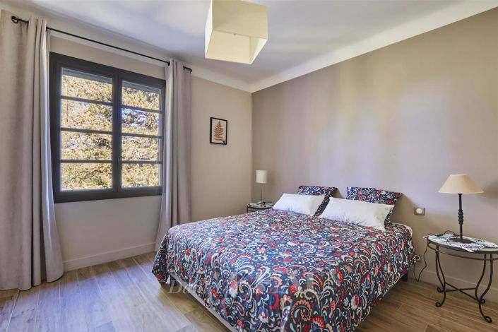 Image No.12-4 Bed House for sale