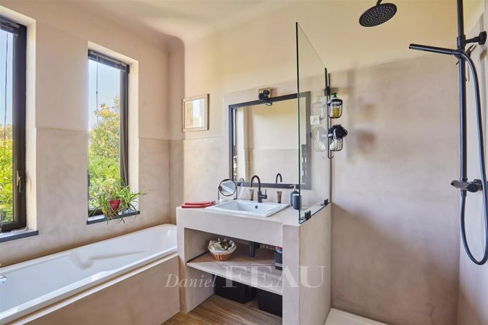 Image No.13-4 Bed House for sale