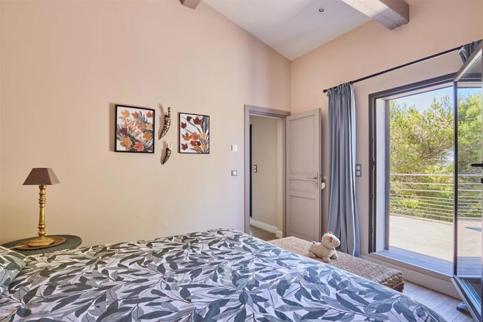 Image No.14-4 Bed House for sale