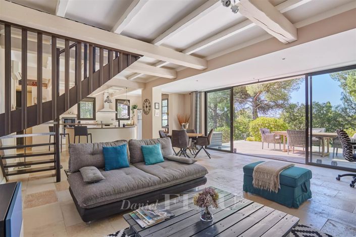 Image No.8-4 Bed House for sale