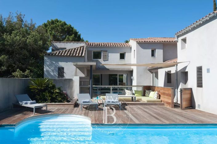 Image No.2-6 Bed House for sale