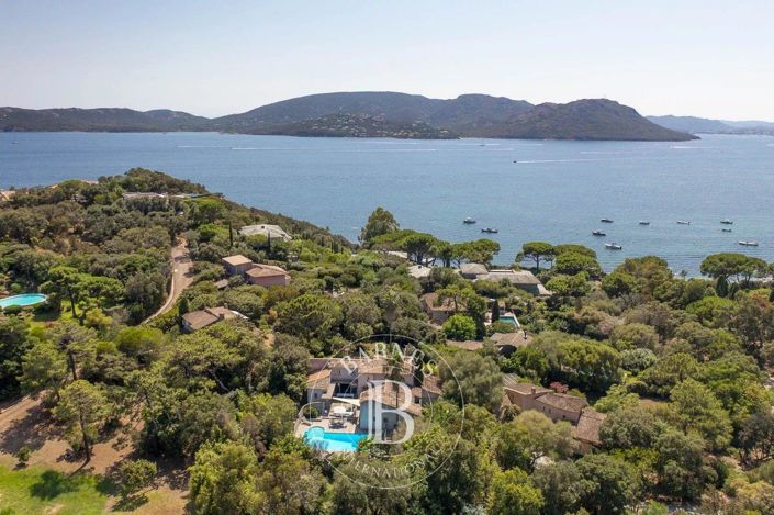 Image No.4-6 Bed House for sale