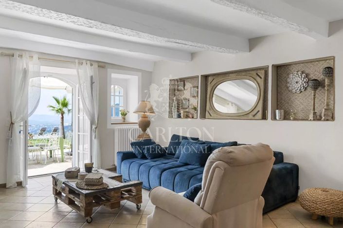 Image No.10-12 Bed House for sale