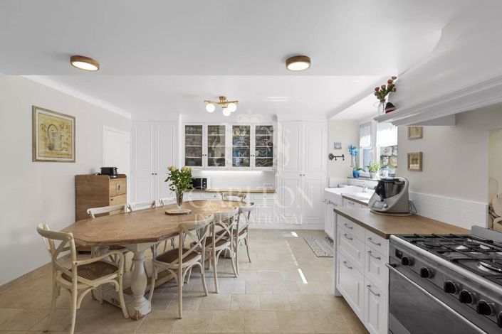 Image No.11-12 Bed House for sale