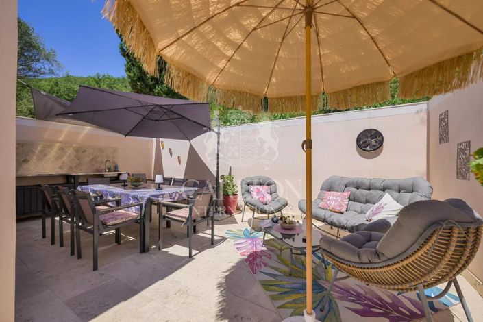 Image No.26-12 Bed House for sale