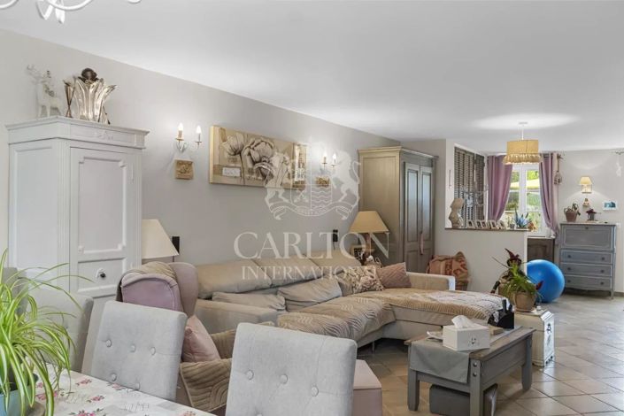 Image No.40-12 Bed House for sale