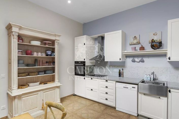 Image No.42-12 Bed House for sale