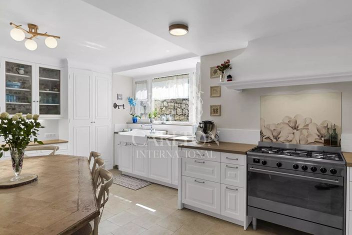 Image No.43-12 Bed House for sale