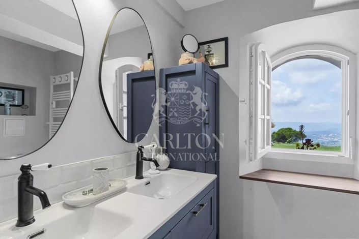 Image No.45-12 Bed House for sale