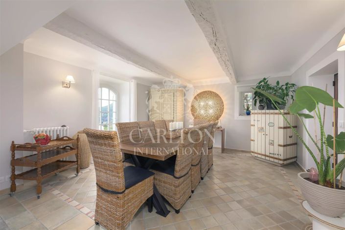 Image No.50-12 Bed House for sale