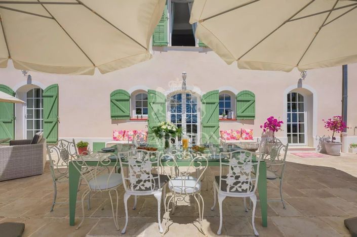 Image No.8-12 Bed House for sale