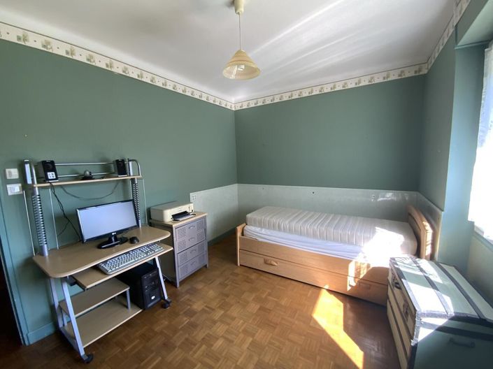 Image No.10-3 Bed House for sale