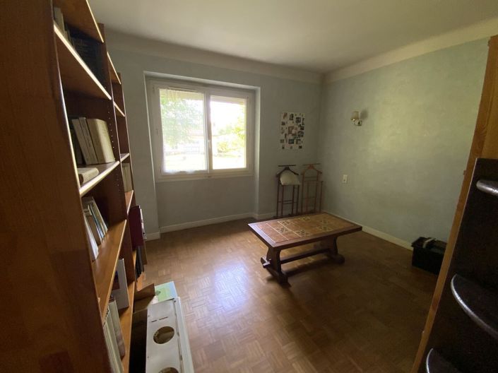 Image No.12-3 Bed House for sale